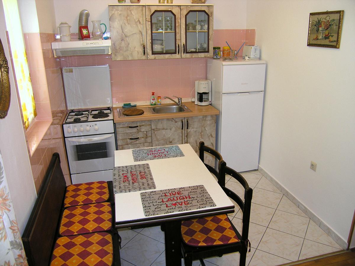 קרק Apartmani Iskra מראה חיצוני תמונה